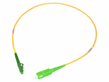LC/APC-SC/APC Cable de conexión de fibra Simplex OS2 G.657.A1 2.0mm 0.5m LSZH amarillo