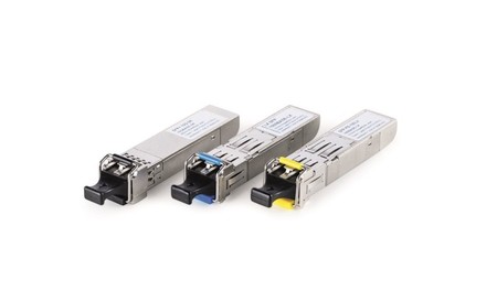 SFP+, 10 Gigabit Ethernet, MMF, 850 nm compatible con M/PN 10GB-SR-SFPP -C